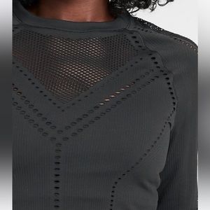 Athleta oxygen long sleeve in black